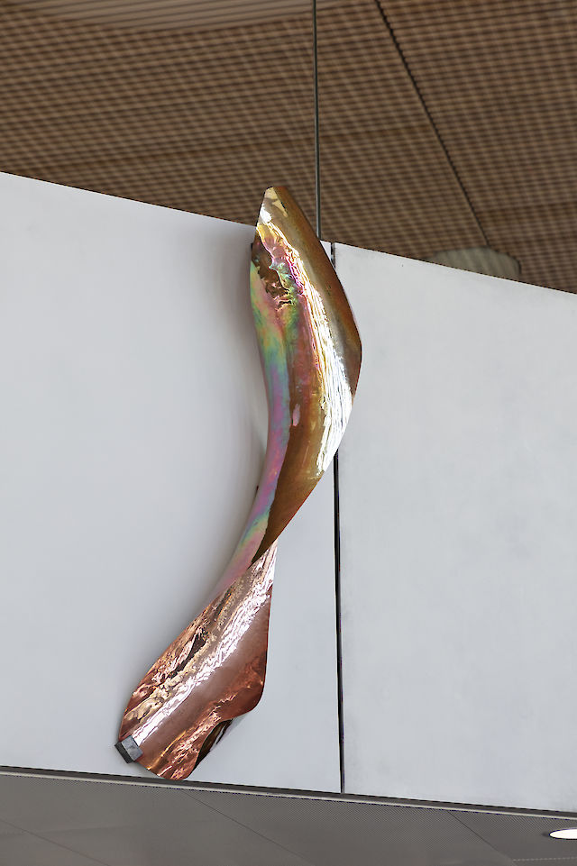 Marie Lund, The Reader, 2019, Copper, rubber and iron, 122&nbsp;×&nbsp;155&nbsp;×&nbsp;33 cm