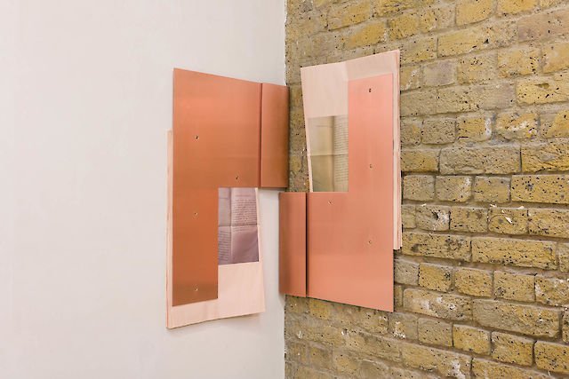 Marie Lund, The Falling, 2020, Copper, newspaper, hardware, each plate 70&nbsp;×&nbsp;50 cm
Installation View Transparent Things, Goldsmith’s CCA, London, 2020, photo: Mark Blower