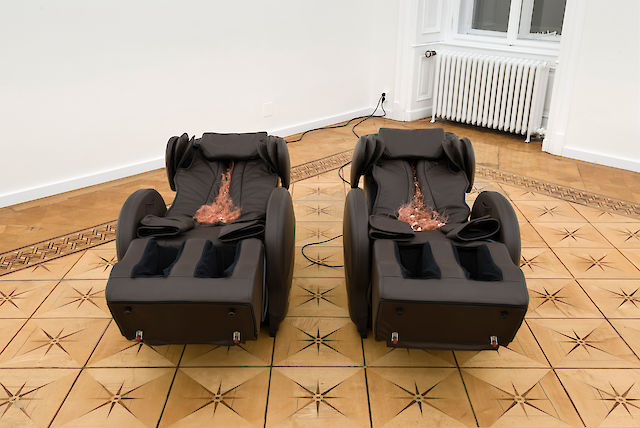 Nina Beier, Manual Therapy, 2016, Robotic massage chair, precious and noble metals from electronic waste, dental industry and various currencies, Each 82&nbsp;×&nbsp;168&nbsp;×&nbsp;69 cm, Each unique