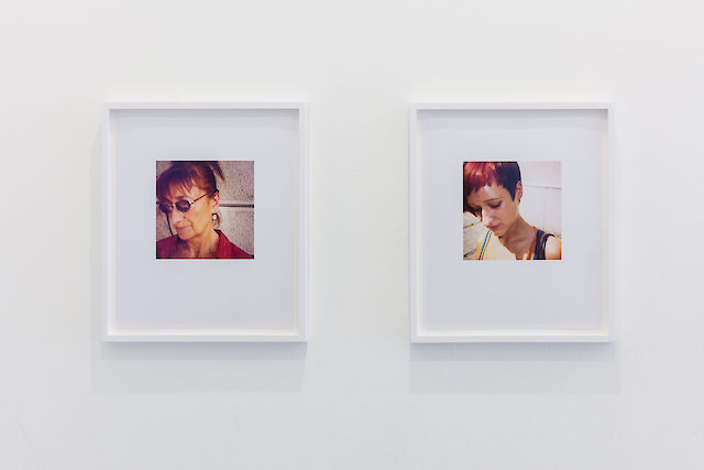 Installation view All’estero &amp; Dr. K.’s Badereise nach Riva: Version B, 2018: Miriam Yammad, _​Self Portrait, 2008–2018, Digital colour prints, each 23,2&nbsp;×&nbsp;27,7 cm
Photos by Kun​st​-doku​men​ta​tion​.com
