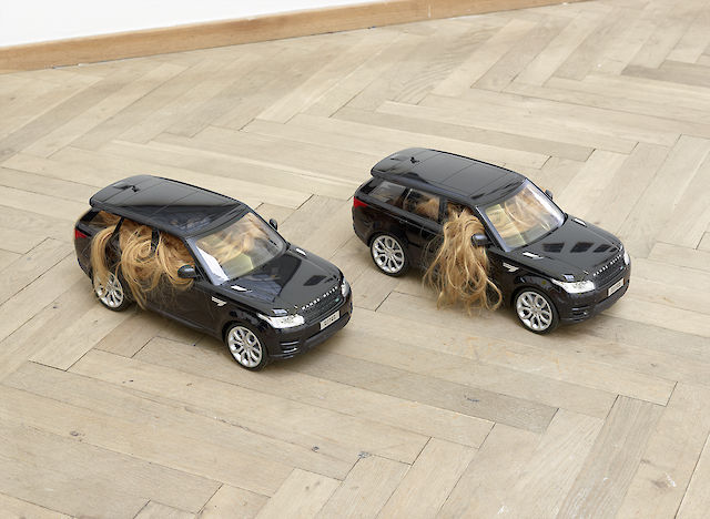 Nina Beier, Automobile, 2019, Remote control vehicle (black Range Rover) and human hair, 17&nbsp;×&nbsp;21&nbsp;×&nbsp;43 cm each, photo: Malle Madsen