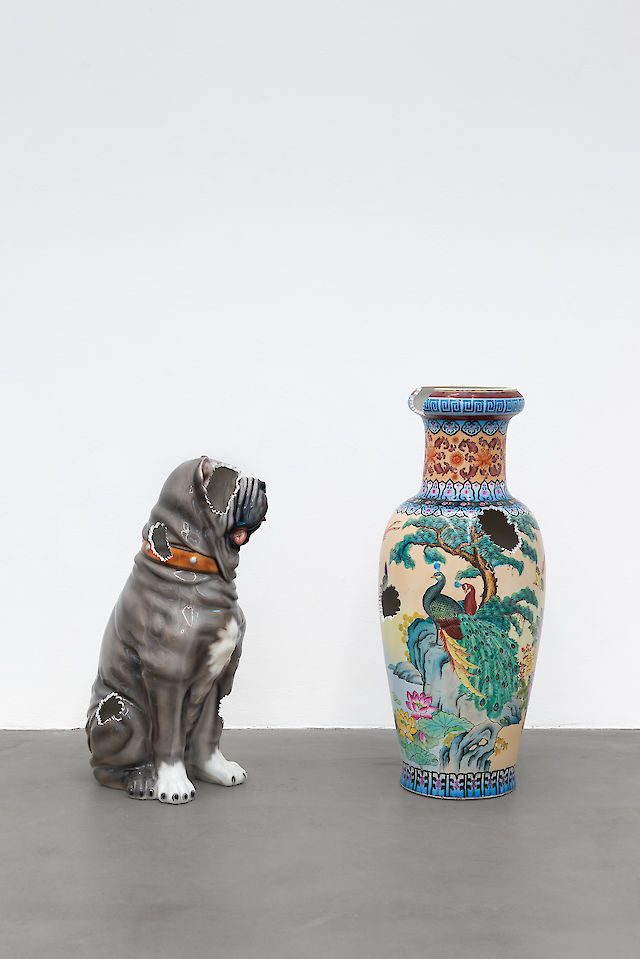 Nina Beier, China, 2015, hand-painted porcelain vase, hand-painted porcelain dog, Dog: 89&nbsp;×&nbsp;31&nbsp;×&nbsp;53 cm, Vase: 107&nbsp;×&nbsp;49 cm