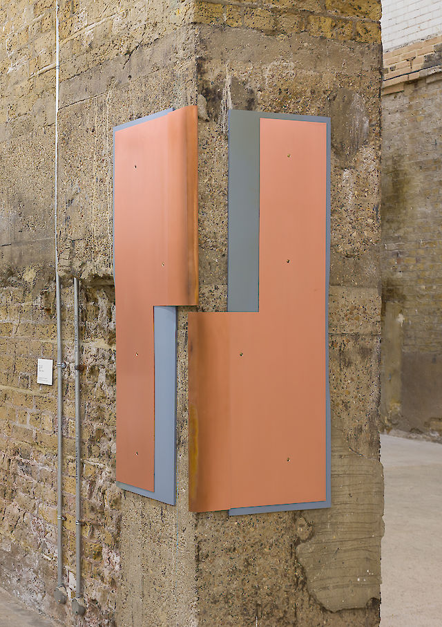 Marie Lund, The Falling, 2020, Copper, rubber, hardware, each plate 120&nbsp;×&nbsp;50 cm
Installation View Transparent Things, Goldsmith’s CCA, London, 2020, photo: Mark Blower
