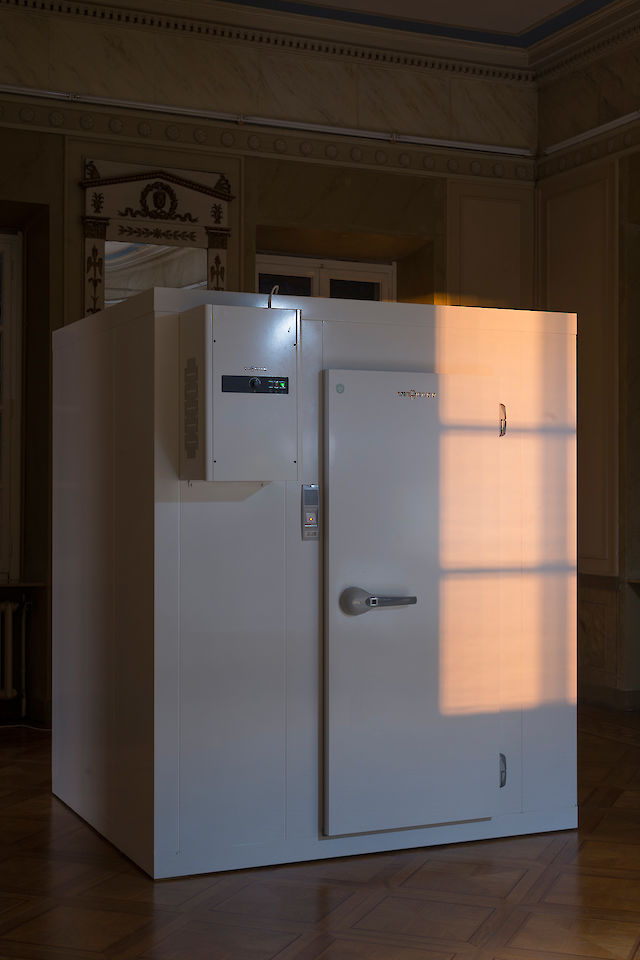 Mandla Reuter, installation view It´s Not Late it´s Early, Kunstverein Braunschweig, Braunschweig, 2015 Photo: Stefan Stark