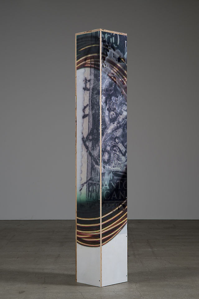 Hugh Scott-Douglas, Broken Mule, 2013, UV curable ink on wood, dye sublimation on poly-silk, polyester resin, 213.5&nbsp;×&nbsp;30.5&nbsp;×&nbsp;30.5 cm