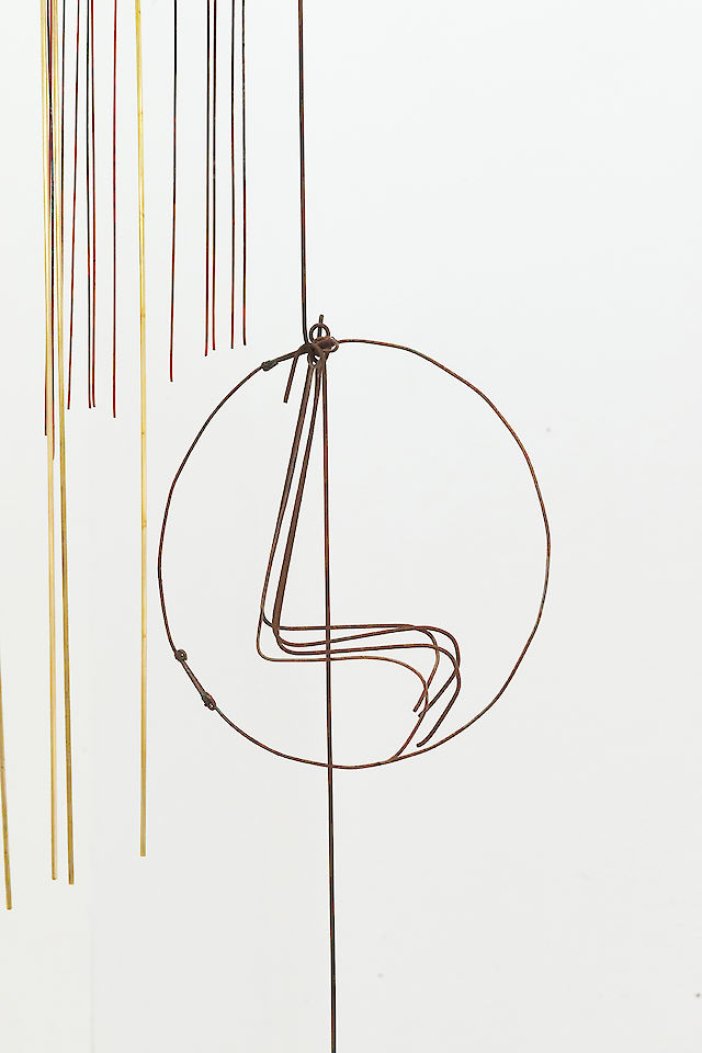 Iza Tarasewicz, What Whispers Are These IX, 2020 (detail), Steel wire, brass, copper, 40&nbsp;×&nbsp;40&nbsp;×&nbsp;55 cm
