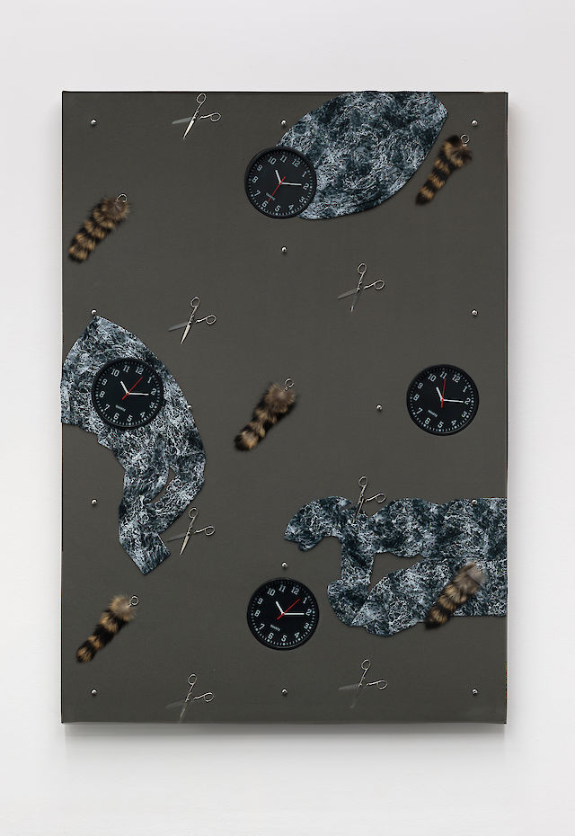 Nina Beier, Slow Foxtail Separation Rock Pattern, 2014, Keychains, leggings, scissors, clocks, foam, UV security glass, bolts, 200&nbsp;×&nbsp;140&nbsp;×&nbsp;6 cm