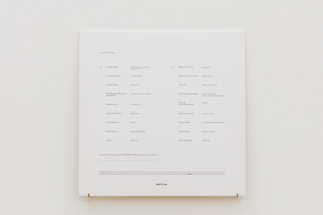Installation view All’estero &amp; Dr. K.’s Badereise nach Riva: Version B, 2018: Nick Mauss, Untitled, 2012, Vinyl Record, 30,48&nbsp;×&nbsp;30,48 cm