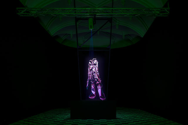 Flo, 2019, video installation, polycarbonate, MDF, wood beams, HD video with sound 50:13 min., dimensions variable Installation view Midnight, Vleeshal, 2020, Middelburg
