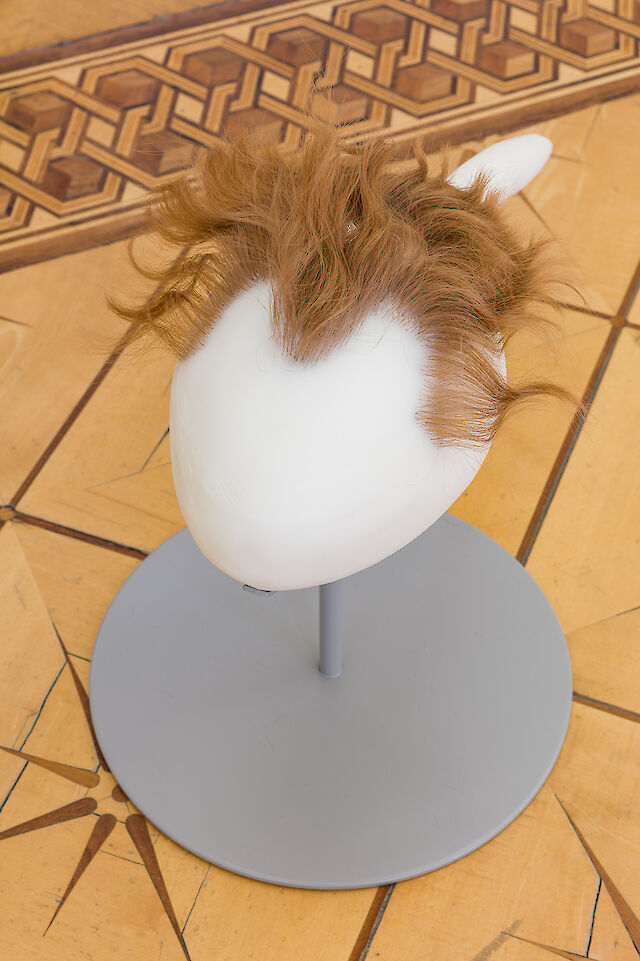 Marlie Mul, Can I Buy You A Drink?, 2021, Silicone and synthetic hair, 45&nbsp;×&nbsp;35&nbsp;×&nbsp;66 cm
