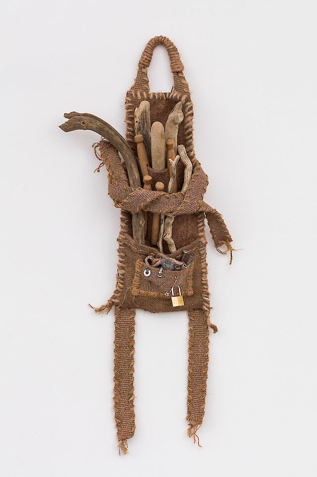 Birke Gorm, huswif (AIT), 2021, jute, wood, metal scraps, 67&nbsp;×&nbsp;32&nbsp;×&nbsp;13 cm