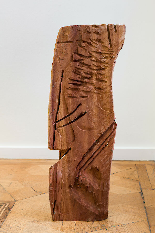 Natsuko Uchino, Standing Wood, 2021, Sequoia and metal, 85&nbsp;×&nbsp;42&nbsp;×&nbsp;30 cm